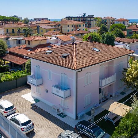 Villa Amelia Rooms Marina di Pietrasanta Kültér fotó