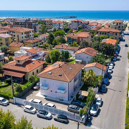 Villa Amelia Rooms Marina di Pietrasanta Kültér fotó