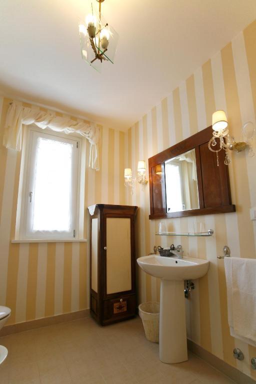 Villa Amelia Rooms Marina di Pietrasanta Szoba fotó