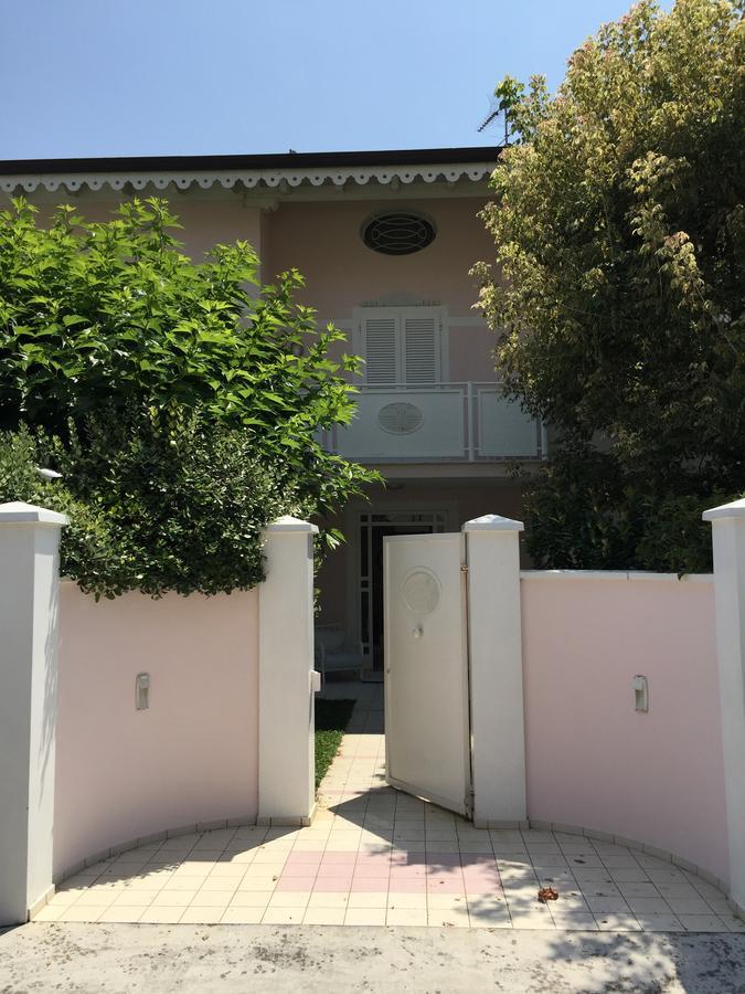 Villa Amelia Rooms Marina di Pietrasanta Kültér fotó